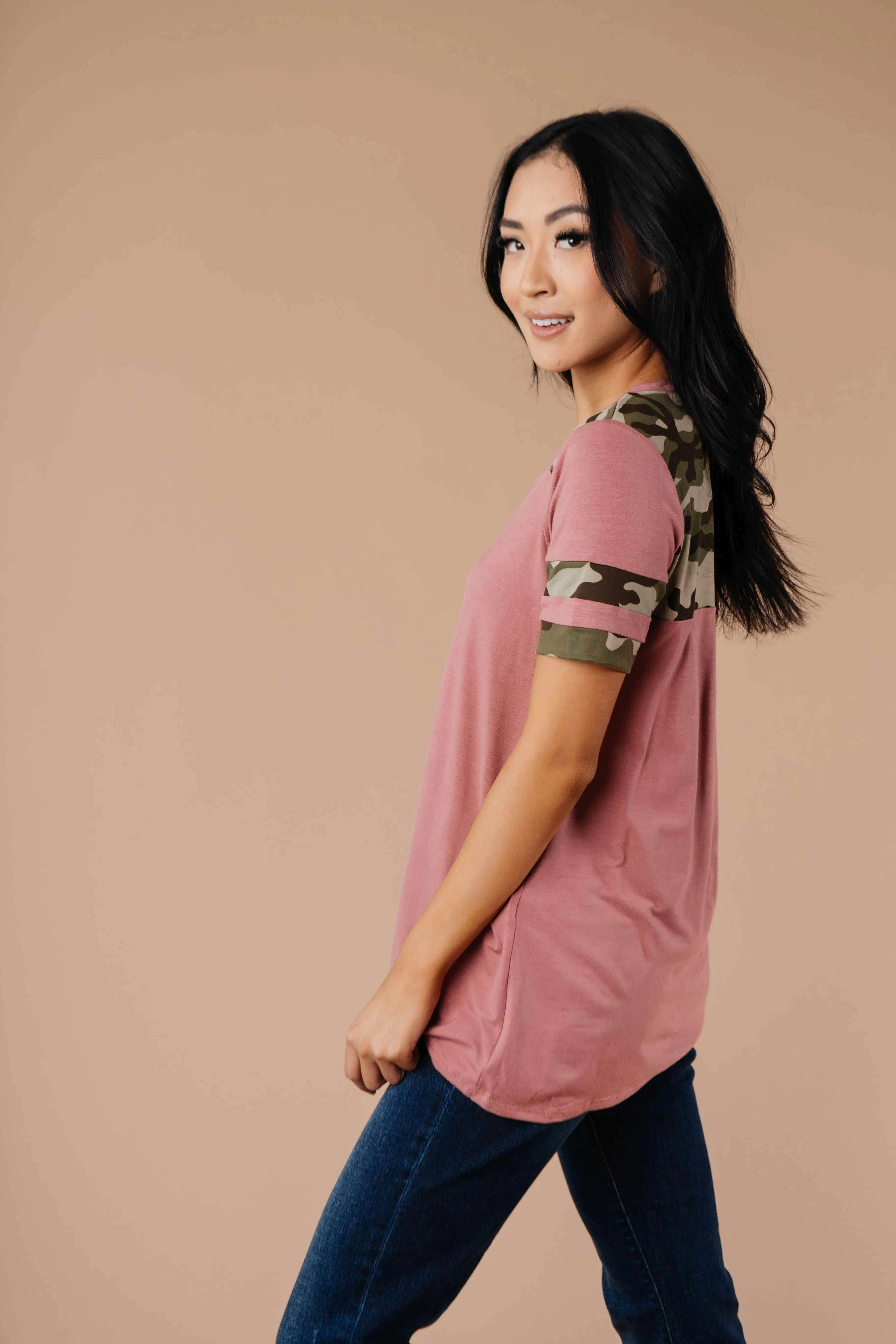 Armed & Dangerous Tee In Mauve