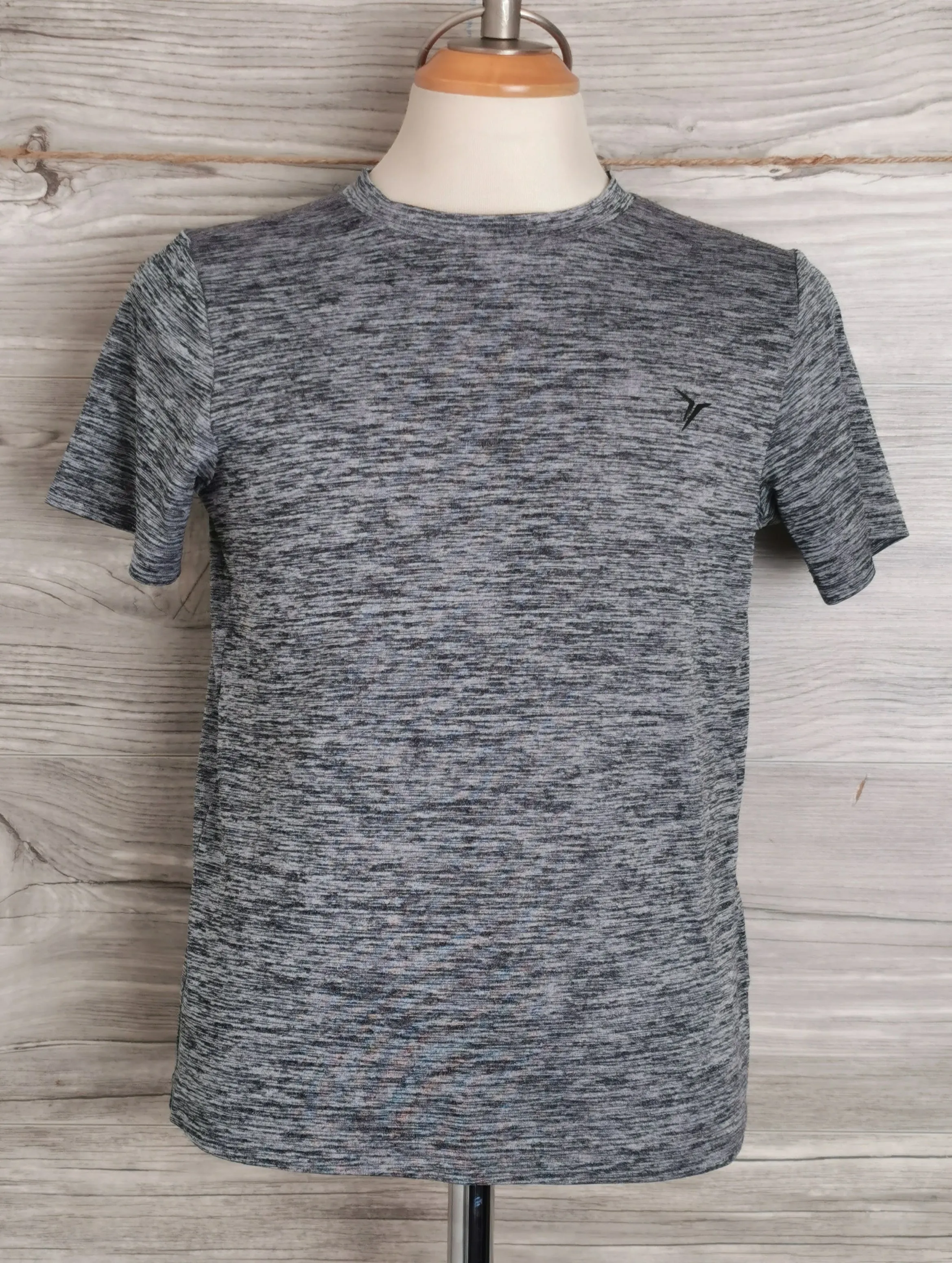 BOY SIZE SMALL (6/7 YEARS) - OLD NAVY, Athletic Go-Dry Top VGUC B8