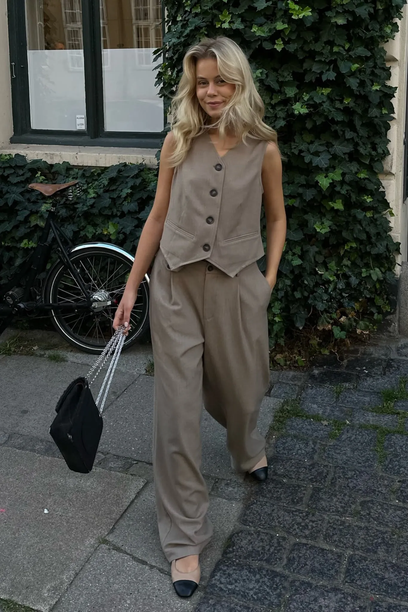 JennyIC Vest - Mørk Sand