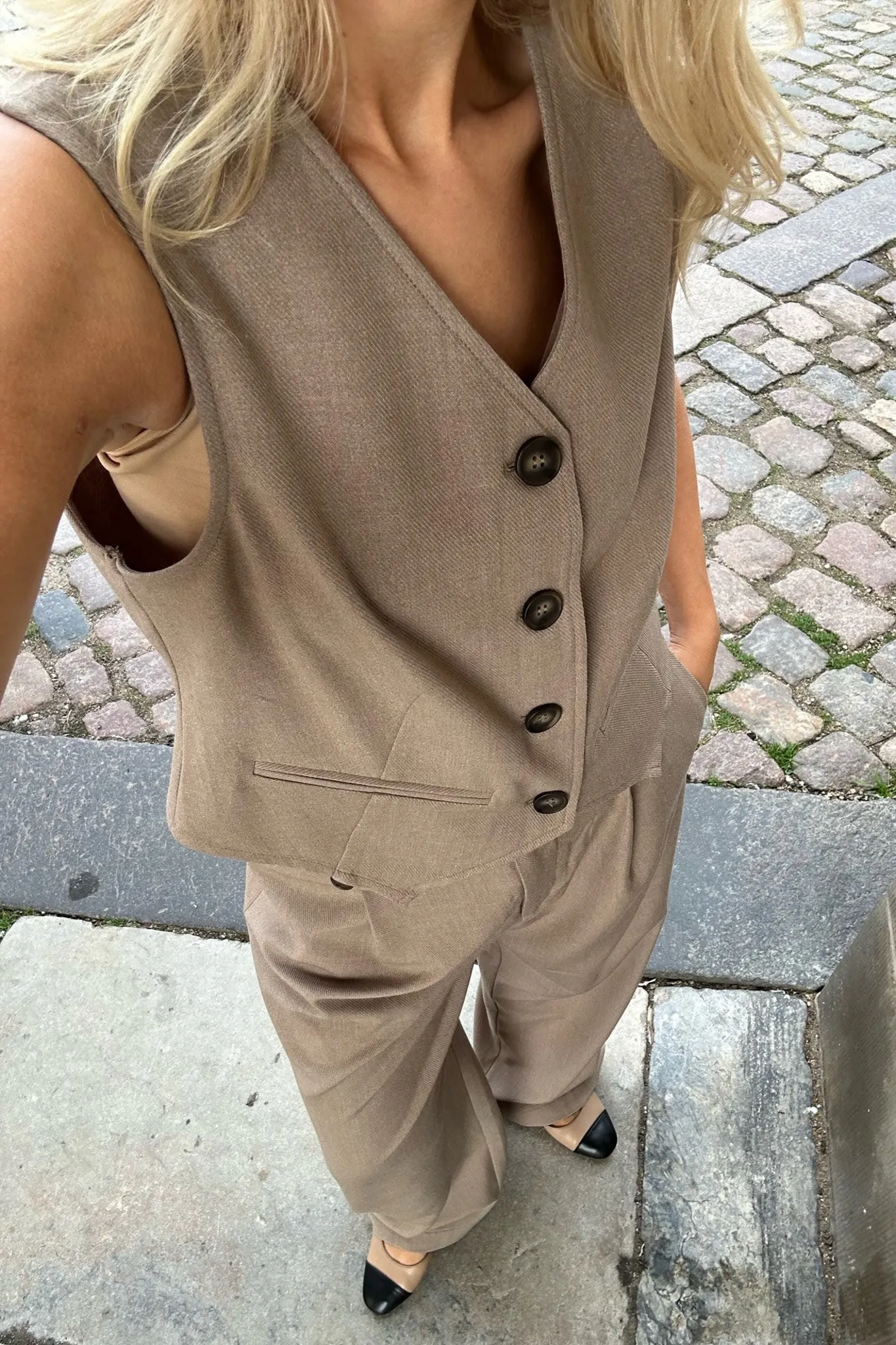 JennyIC Vest - Mørk Sand