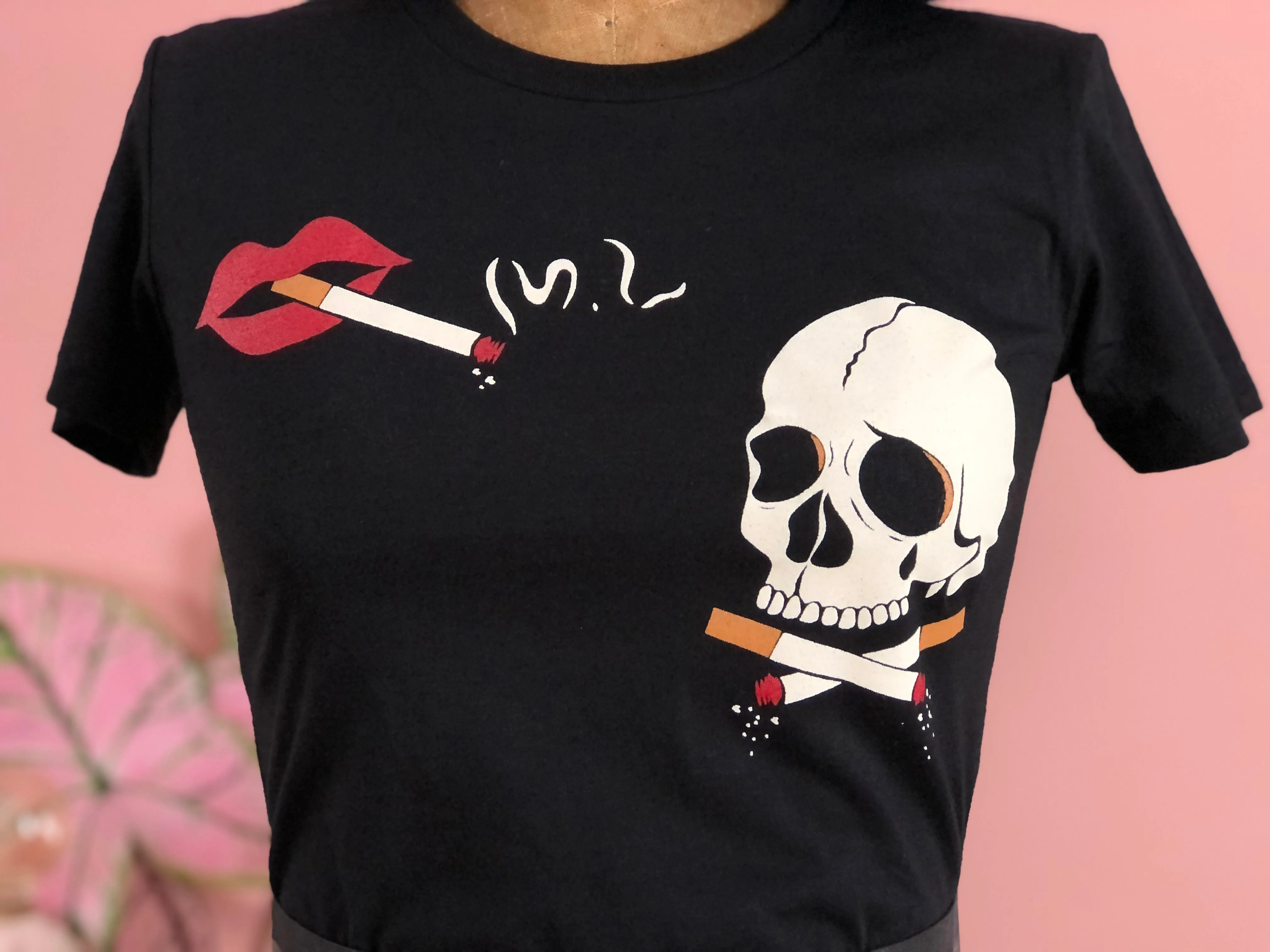 NO SMOKING SKULL TEE *BLACK